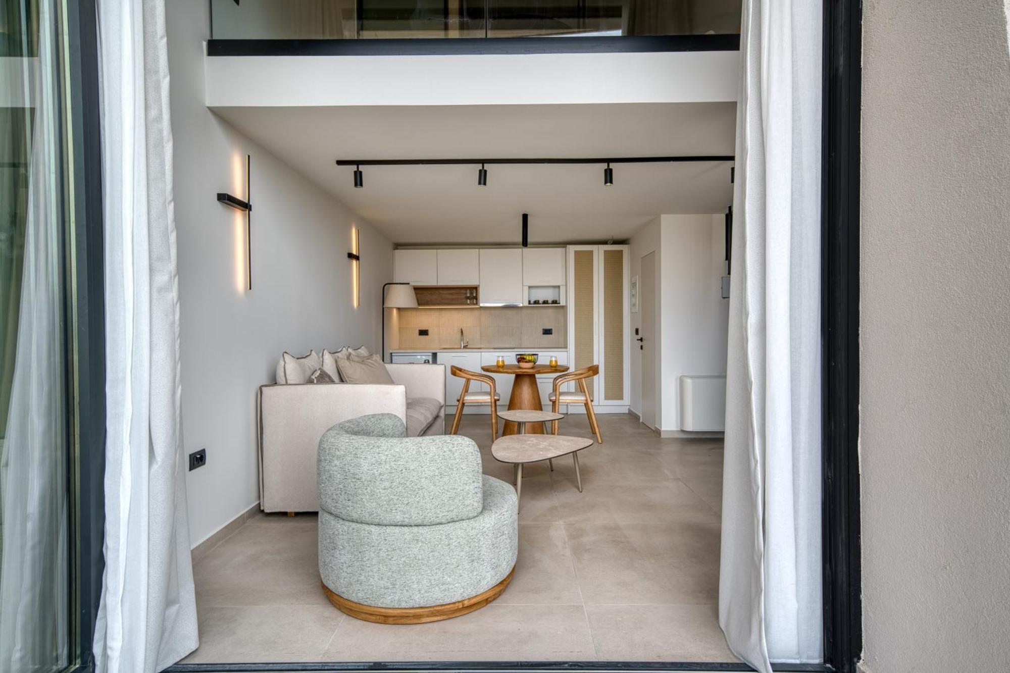 נאפפליו Anima Deluxe Suites מראה חיצוני תמונה