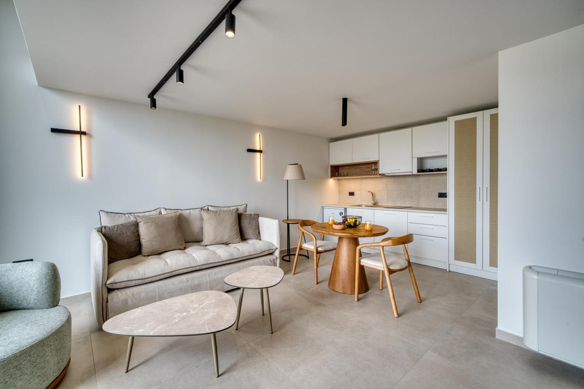 נאפפליו Anima Deluxe Suites מראה חיצוני תמונה